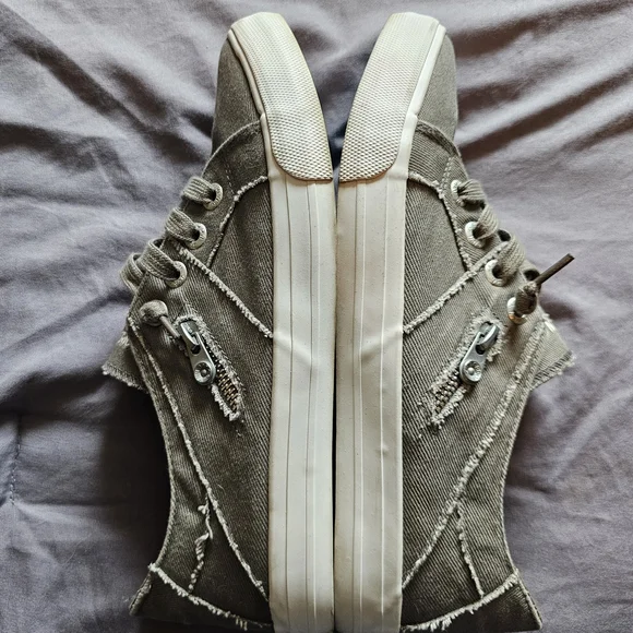 Jenn Ardor Gray Sneakers - Picture 2 of 5